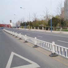 河南护栏厂驻马店确山倒U型道路安全围栏 提升城市道路安全的专业设施